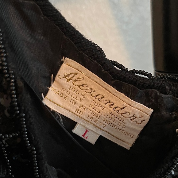 Elegant Black Sequin Tank Top - Picture 2 of 6